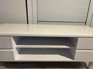 Flot TV bord (mål står når du trykker på billede 2