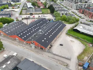 Billigt lager/kontor i erhvervsområdet i Risskov