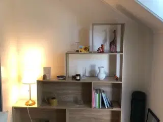 Træfarvet rumdeler