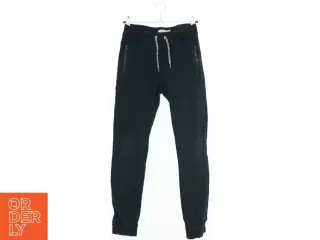 Sort sweatpants med lynlåslommer fra Name It (str. 140)