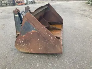 - - - Truckskovl