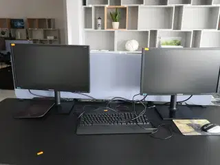 2 stk. computerskærme SAMSUNG S24E450, dockingstation LENOVO ThinkPad, tastatur, mus