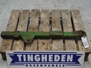 John Deere 2030 R.H. Liftarm AT30150