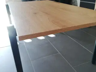 Sofa bord i stål og træ