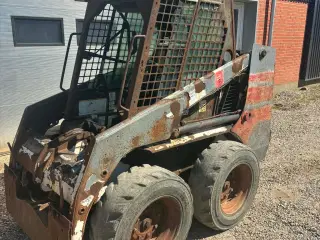 Minilæsser, Bobcat 753