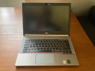 Bærbar Fujitsu Lifebook E744