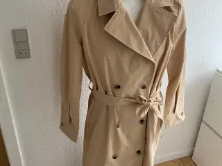 Beige Trenchcoat fra Vila 