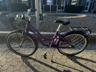 Fin pige Cykel