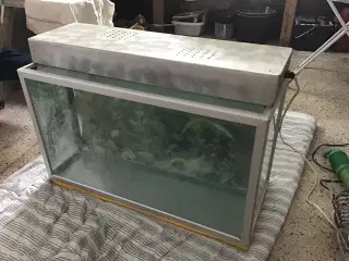 84 liter akvarie med aluramme