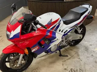 Honda cbr600f