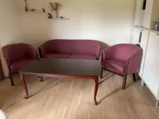 Sofagruppe med sofabord, sofa og 2 stole