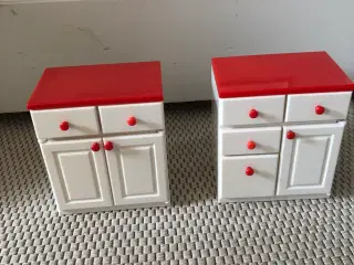 2 små dukkeskabe