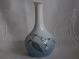 Vaser med liljekonval, Bing og Grøndahl