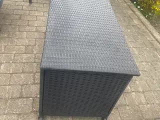 Havebord plus Hyndeboks