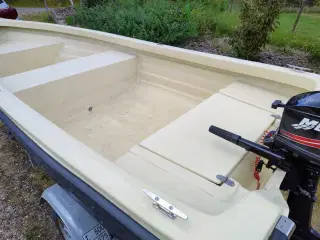 Jolle motor og trailer.