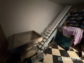 Transportbånd med trin