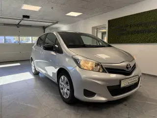 Toyota Yaris 1,3 man.6, 5D. 99HK 5d