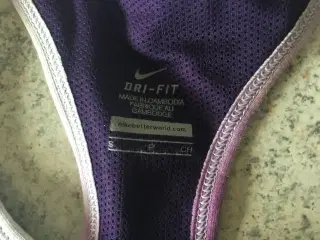Helt ny Nike flot fitness top klare farver str.36