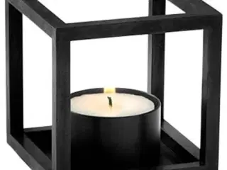 Fyrfadsstage fra By Lassen i sort 