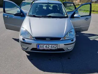 Velkørende og velholdt Ford Focus 1.6 årgang