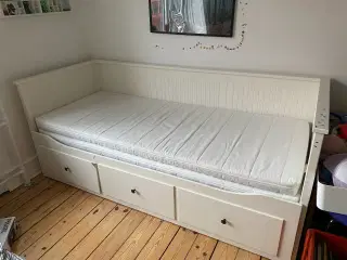 Hemnes (IKEA) inkl. 2x madras 80x200 cm