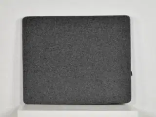 Götessons akustik panel til vægmontering i grå.