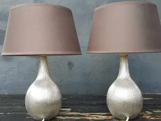2 stk. sølvfarvede lamper