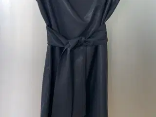 Lille sort Bøgelund Jensen kjole