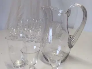  Glaskande + div. glas  m. sleben blomstermotiv