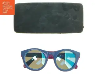 Farverige solbriller med etui (str. 14,5 cm)
