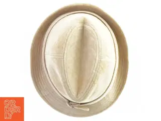 Hat  (str. 28 x 24 x 13 cm)