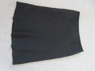 Klassisk sort nederdel fra Merrytime