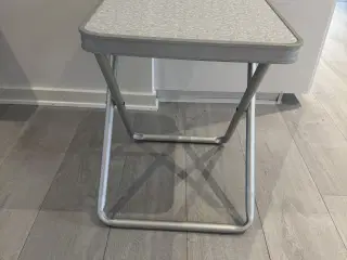 Lille campingvogn/skammel