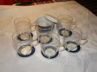 RETRO --- 6 tynde glas kopper med 6 coasters