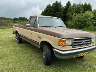 veteran Ford F-250