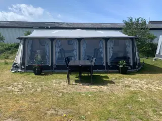 Hobby Prestige 720 UML
