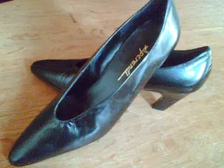 Heels, str. 40