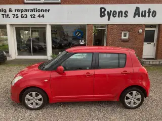 Suzuki Swift . Nysyn .  Kun kørt 172000km.