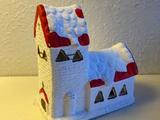 Gl Julekirke med sne på taget