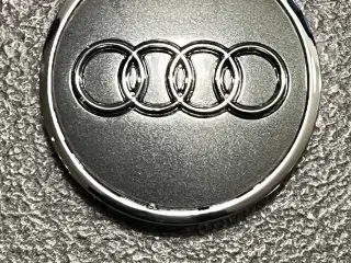Audi centerkapsler grå/ Krom 61/57mm