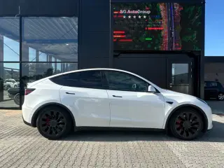 Tesla Model Y  Performance AWD