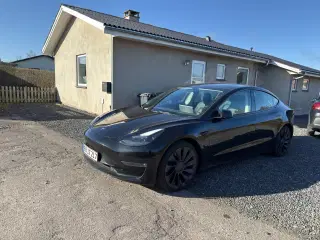 Tesla Model 3  Performance AWD