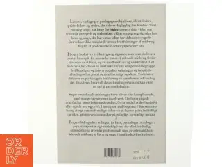 Pædofili : om seksuelt misbrug af børn og unge i samfundets institutioner : en antologi af Jan Andreasen (f. 1962-03-05) (Bog)