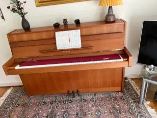 Klaver: Yamaha M5J piano
