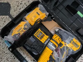 Ny DeWalt slagboremaskine 