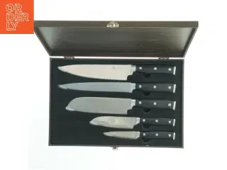 Knivsæt i trækasse fra Royal Swiss (str. 38x25x4,5 cm)