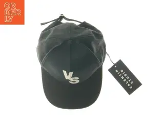 Sort kasket med justerbar rem fra Valentin Studio (str. 20 cm)