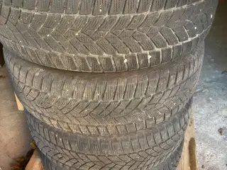 4 vinterdæk 215 / 65 R16