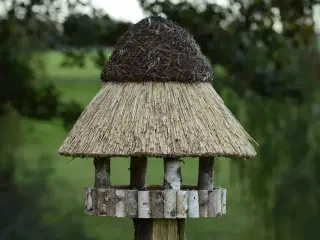 Stråtækt foderhus nyt der følger ikke stolpe med