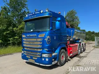 Lastbil Scania R730 med asfaltlad, kran/grab og kroghejs